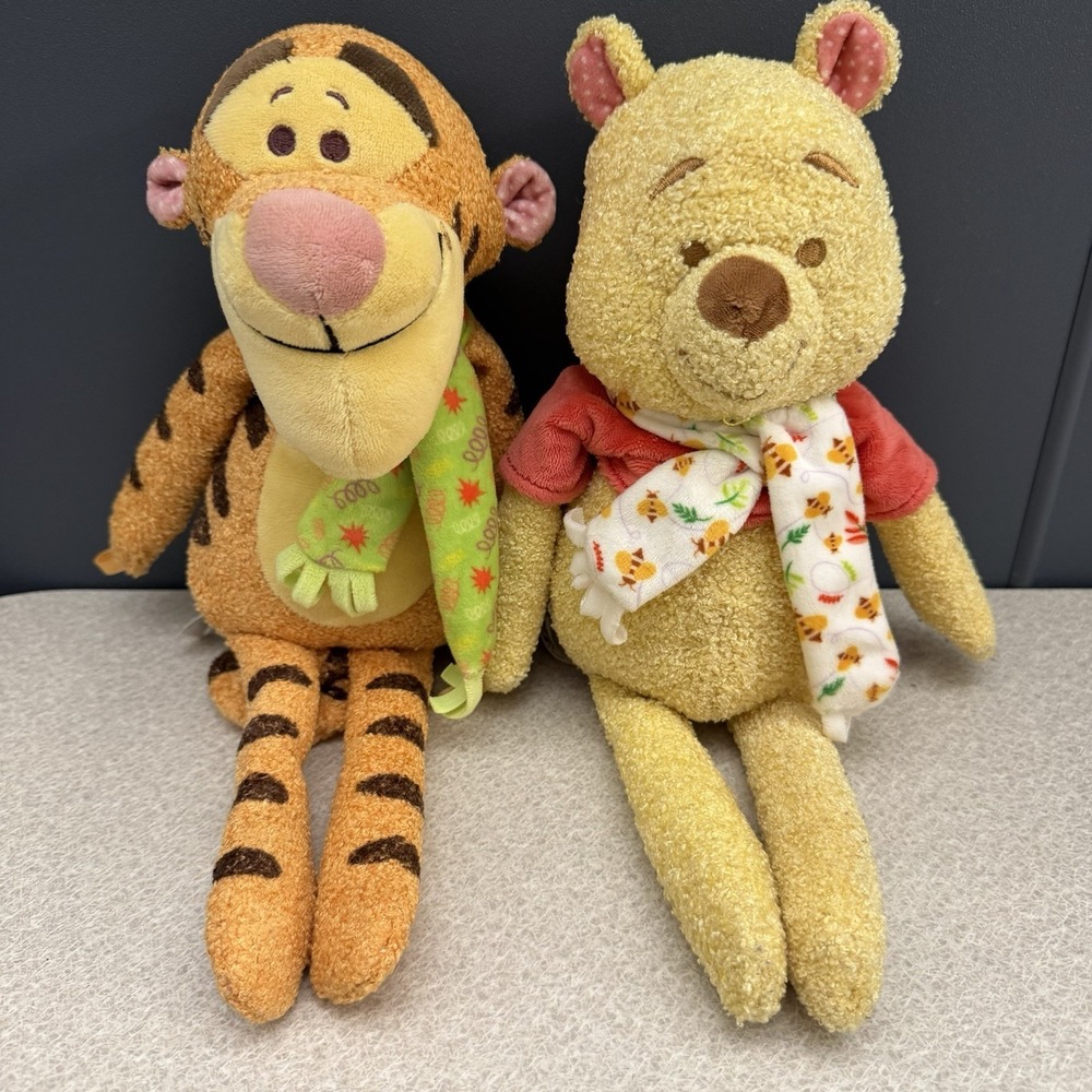 Lot Of 2 Scentsy Buddy Classic Tigger & Winnie The Pooh Disney 12" beanie Scarf